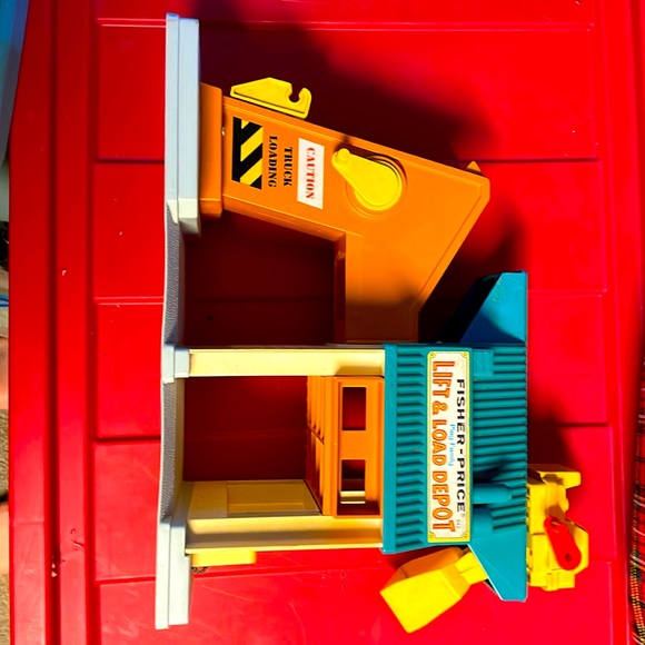 1967 fisher price lift and load depot - Picture 1 of 5